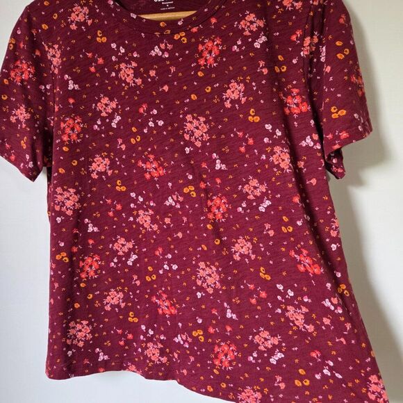 EUC OLD NAVY RED FLORAL COTTON TEE SIZE M - Picture 4 of 13